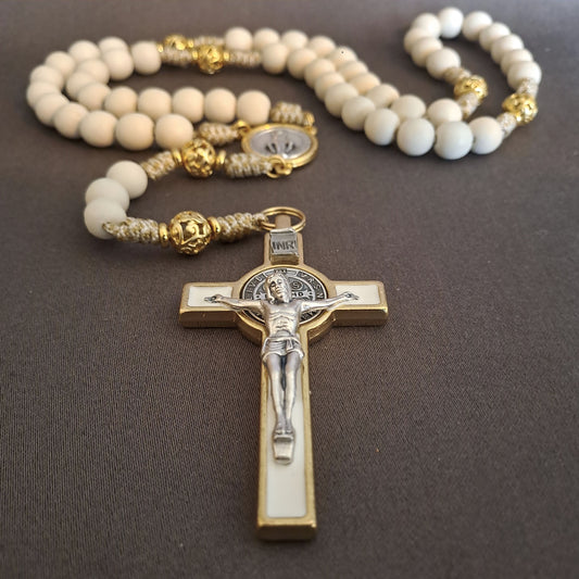 Guld och Vit Benedictus Rosenkrans