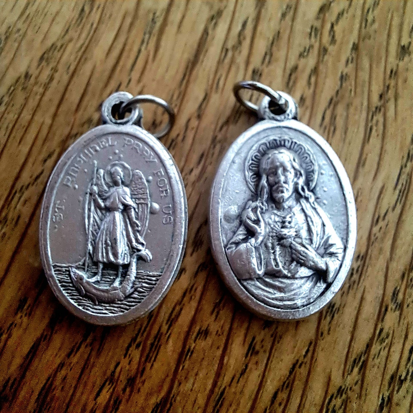Sankt Rafael och Jesu Heliga Hjärta medaljong