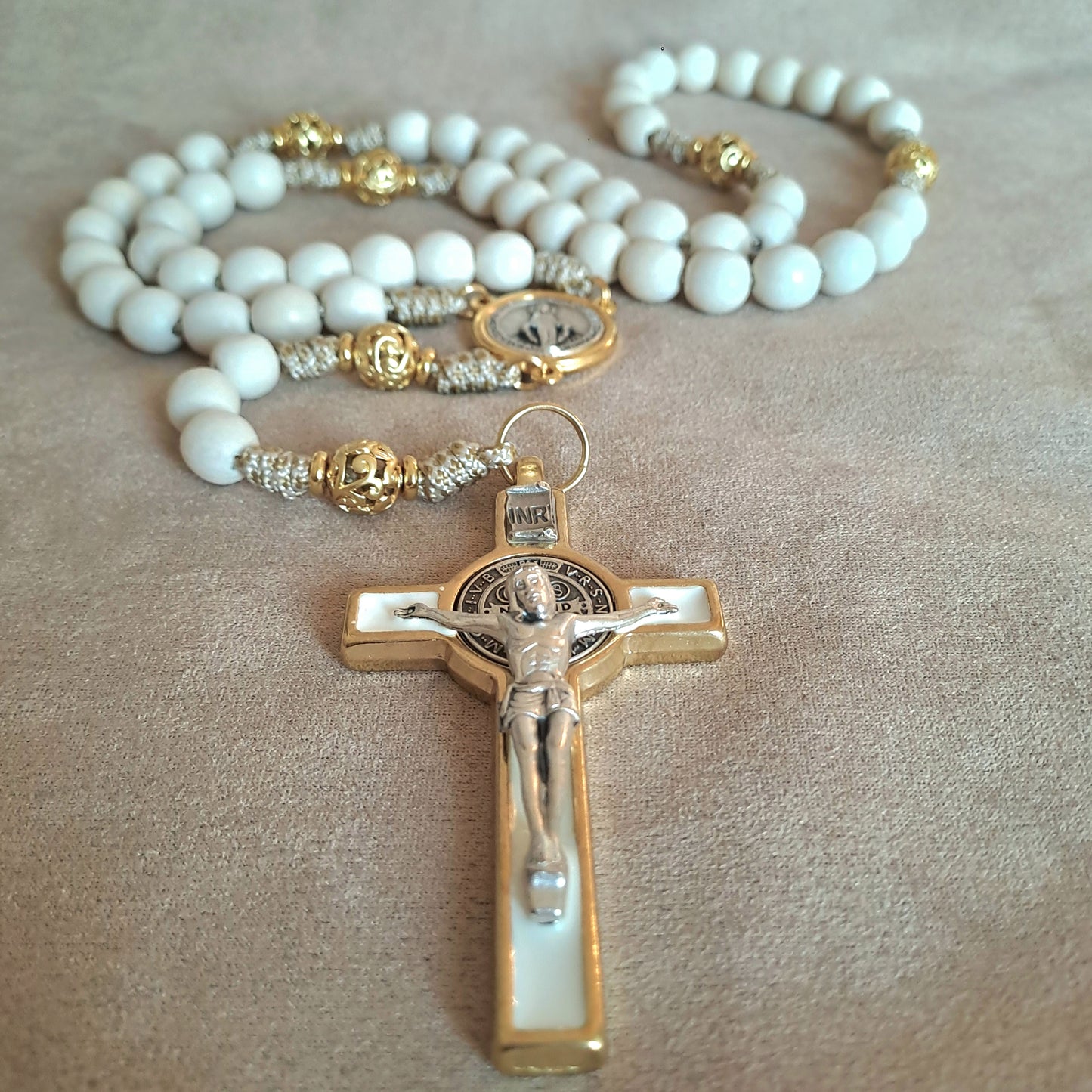 Guld och Vit Benedictus Rosenkrans